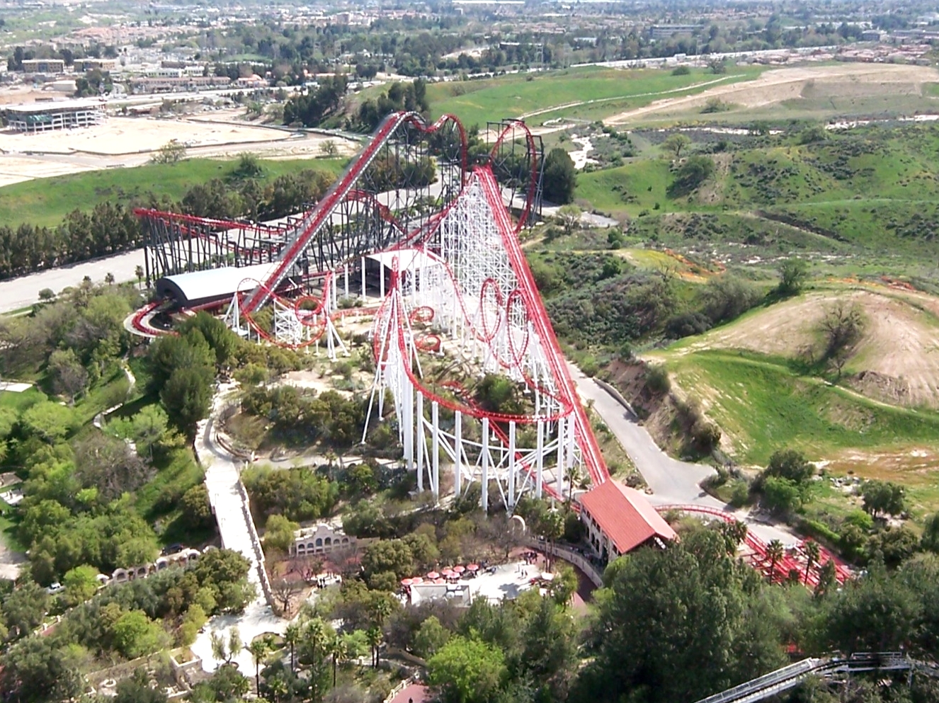 Six_Flags_Magic_Mountain_Viper_and_X2_from_Sky_Tower_cropped_version